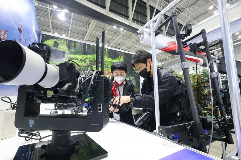 日本CP+展览会重磅新品（三）  可升降车拍器系列产品1--可升降拍摄杆